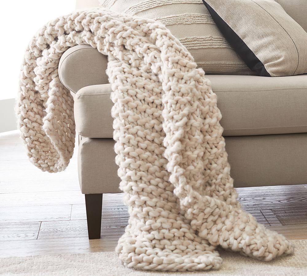 Best Cozy Throws for Winter Chilly Evenings