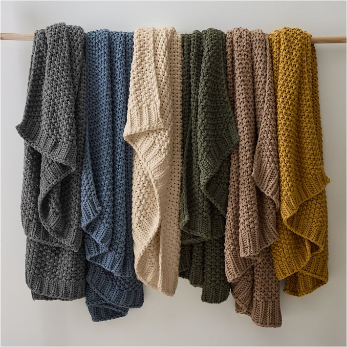 Best Cozy Throws for Winter Chilly Evenings