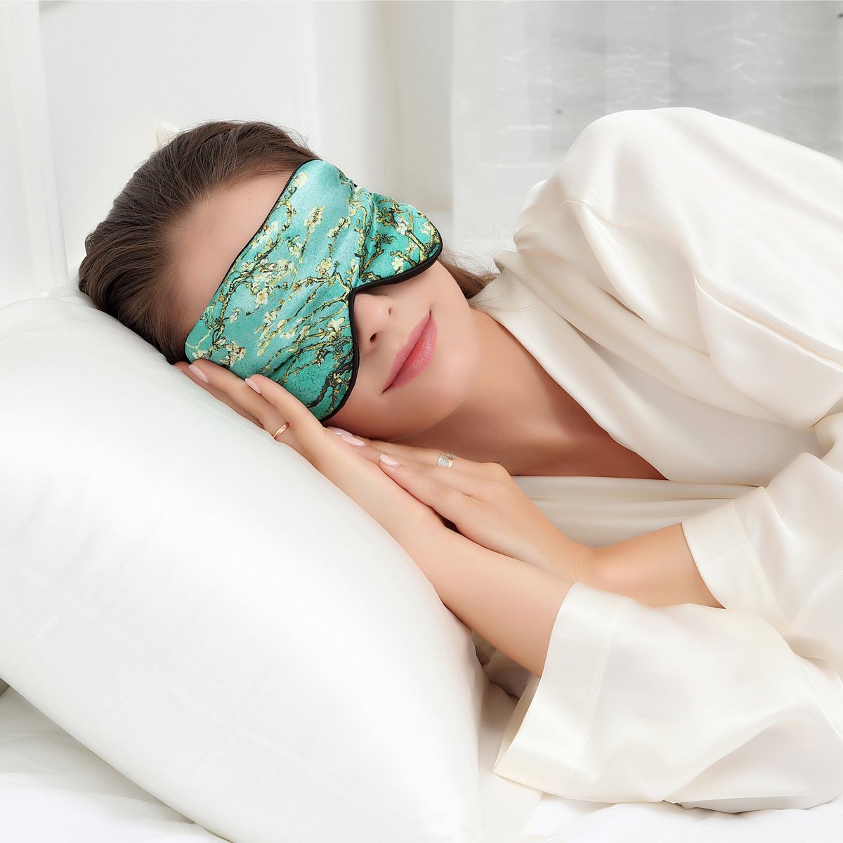 Best Sleep Masks for Winter To Relax Your Mind